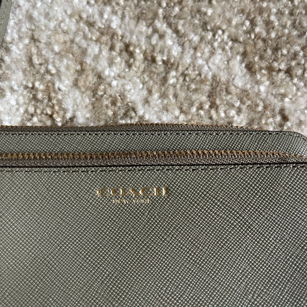 Coach double zipper wristlet - Picture 4 of 5